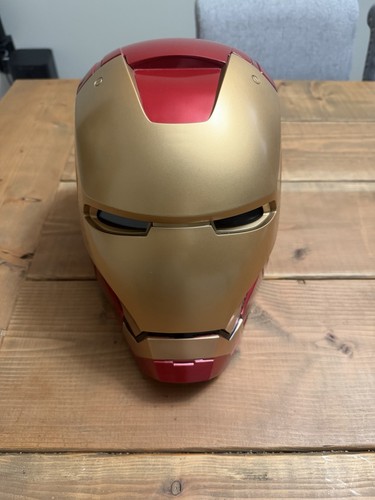 Casco illuminato hasbro marvel - illuminato,